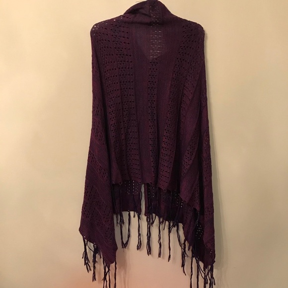 LulaRoe Mimi Poncho - Picture 4 of 5